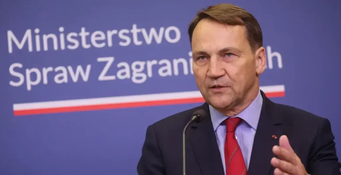 Сікорський пояснив, чому Польща не передає Україні ракети для Patriot