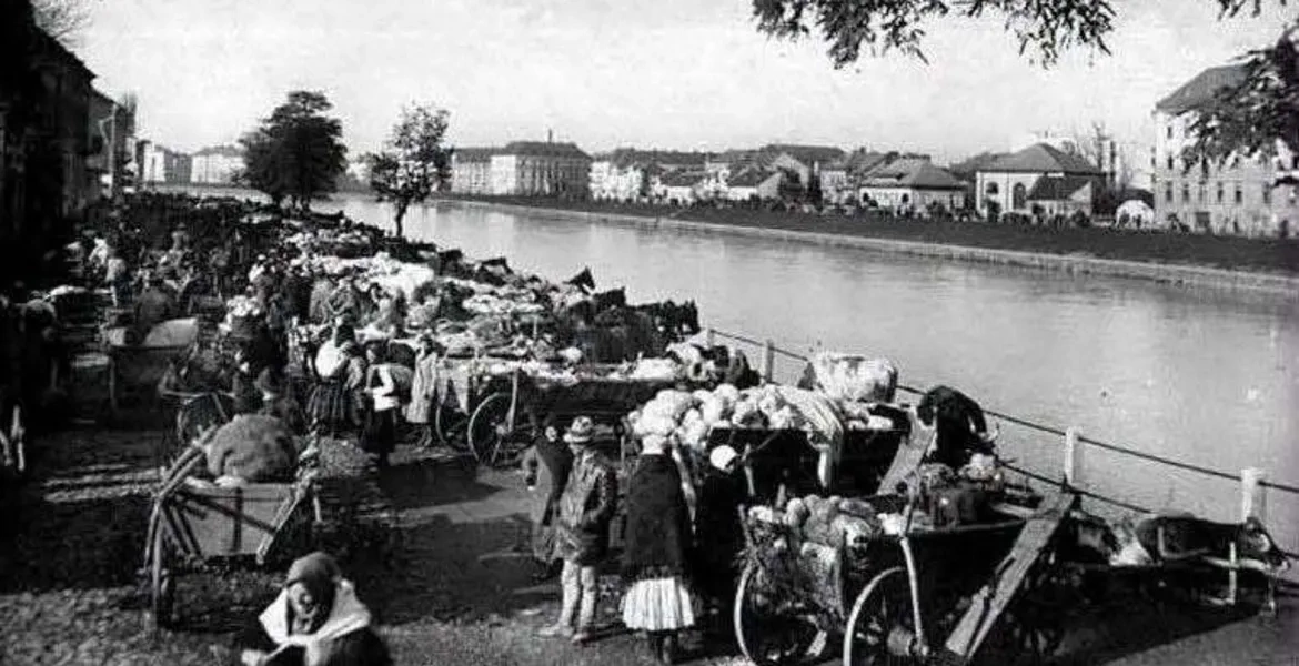 Яким був базар в Ужгороді десятки років тому: атмосферні фото з минулого
