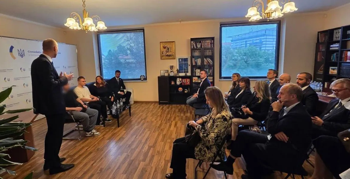 У Мілані учасники проєкту Фонду Ахметова розповіли дипломатам правду про окупацію