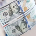 Обмінники не стали утримувати долар: за яким курсом приймають валюту 22 квітня