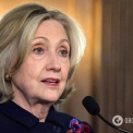 Клінтон припустила: путін може мати на Трампа «фото, відео — що завгодно»