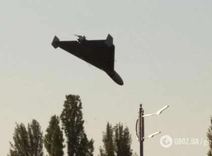 У Києві уламки впали на будівлю медзакладу: що відомо про пошкодження