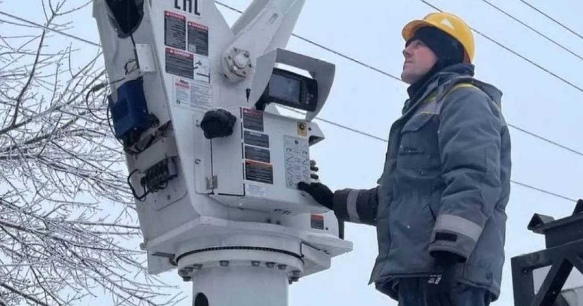 РФ атакувала лінію між АЕС і Києвом: під час відновлення обстріляли енергетиків, — монітори