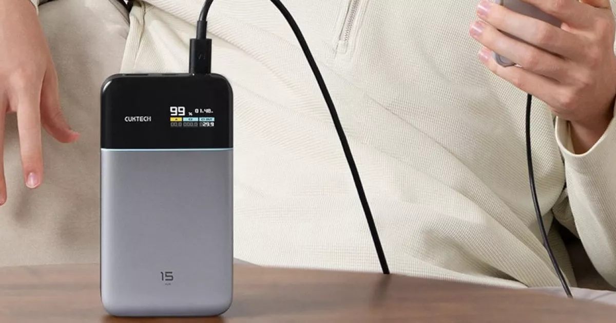 Зарядить ноутбук і смартфон під час блекаутів: експерти порадили потужний пауербанк (фото)