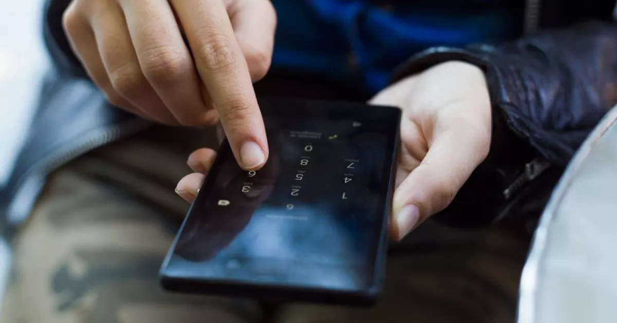 Обов'язково перевірте смартфон: 5 тривожних ознак, що ваш пристрій контролюють хакери