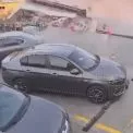 АЗС в Єгипті раптово провалилася під землю на очах водіїв — момент потрапив на відео