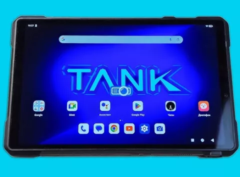 «Невбиваний» планшет для блекаутів з батареєю 21 000 мА·год: огляд TANK Pad (відео)