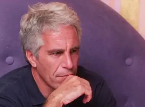 Скандал в ОАЕ: Джеффрі Епштейну надіслали святині ісламу — що відомо