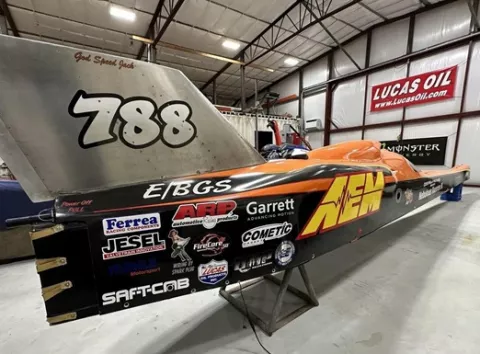 Розвивають до 800 км/год: виставили на продаж найшвидші авто й мотоцикл (фото)