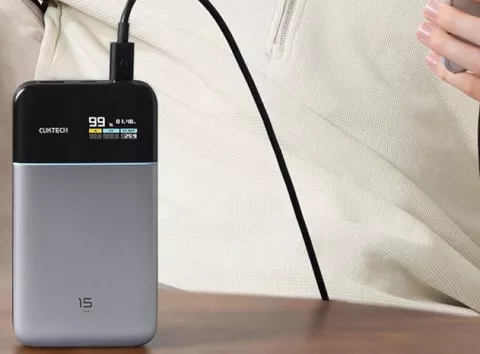 Зарядить ноутбук і смартфон під час блекаутів: експерти порадили потужний пауербанк (фото)