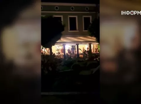 Шок у Коломиї: камера зафіксувала вибух у ТЦК — момент теракту