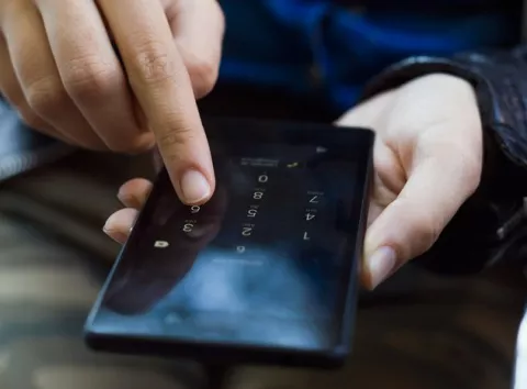 Обов'язково перевірте смартфон: 5 тривожних ознак, що ваш пристрій контролюють хакери